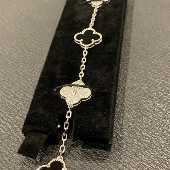 Van Cleef & Arpels Alhambra Vintage Bracelet - Black Onyx (Full Set) - Picture 5 of 6